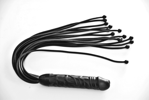 Плеть "мини-ракета" черная из латекса, длина хвостов 35-40см с ручкой в виде фаллоса 6013-1