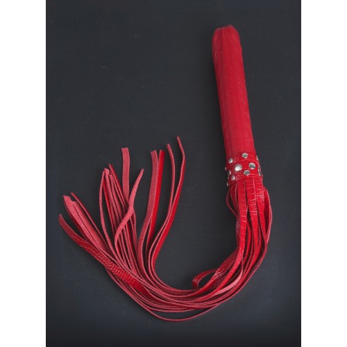 Плеть "ракета" красная, с рукоятью из латекса, с хвостами из кожи, общей длиной 65 см 3012-2